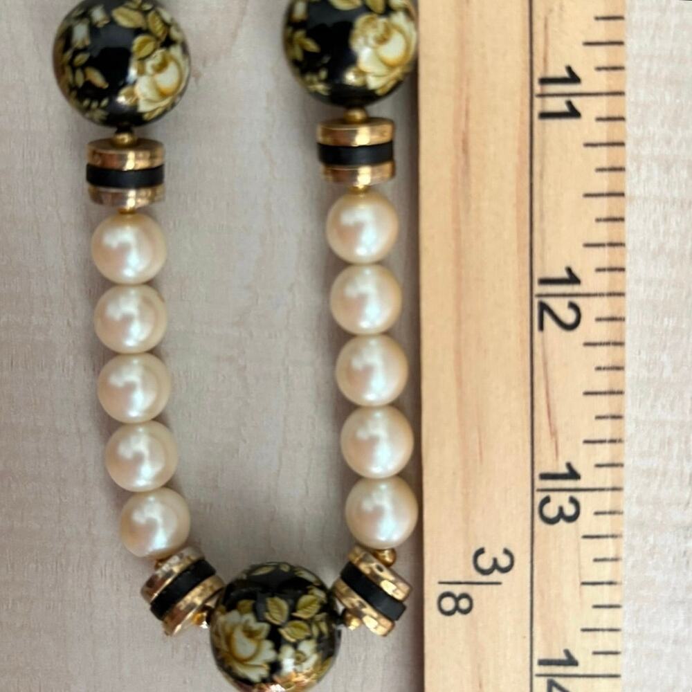 Vintage Japan Faux Pearl Floral Bead Necklace Gold Black Enamel 18” - Picture 5 of 5